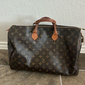Louis Vuttion Speedy 40 monogram canvas